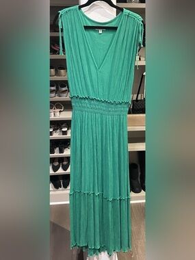 NWOT Max Studio Green V-Neck Maxi Dress
